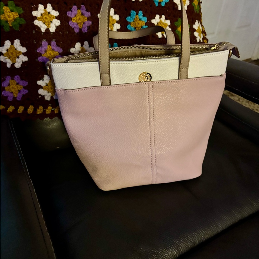 Anne Klein, Pink and white Tote Bag. - Picture 3 of 14